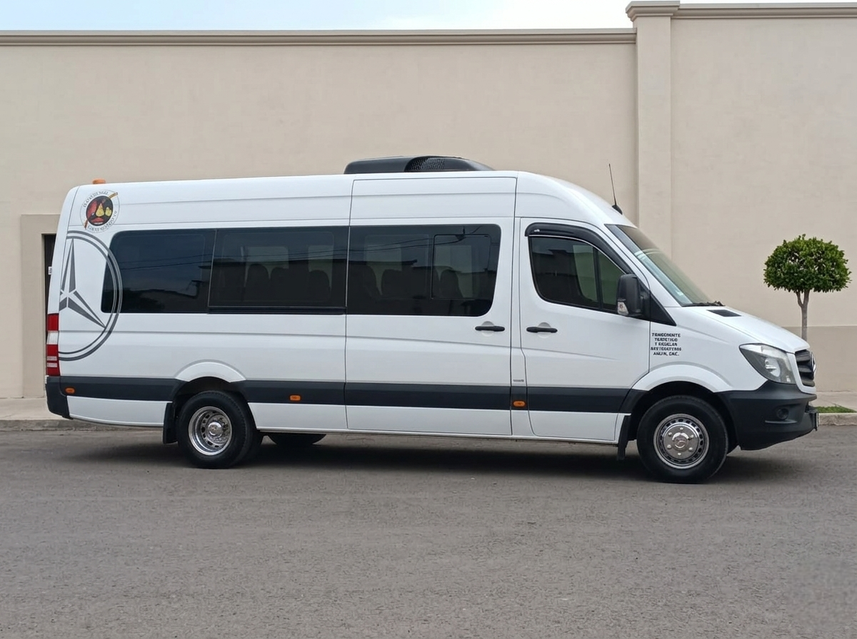 Mercedes-Benz Sprinter vista frontal